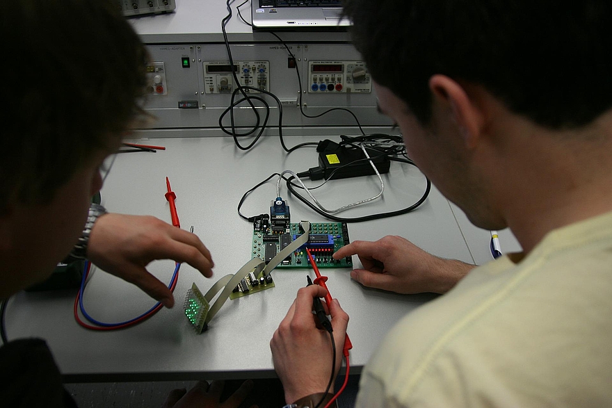Elektroniker (m/w/d) in Höxter – ab 18€ / Std.