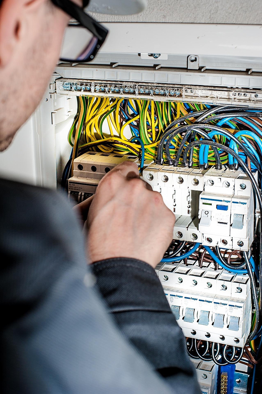 Elektriker (m/w/d) in Wuppertal - 16€ / Std.